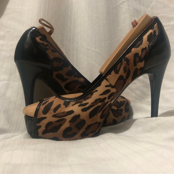 90’s Vintage Guess Black Leather Cheetah Open Toe Pumps 6 M - Picture 2 of 5